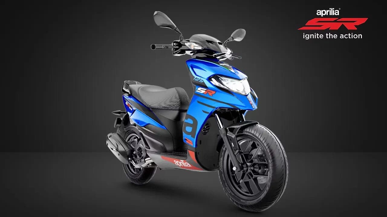 Aprilia SR 125 right front three-quarter view