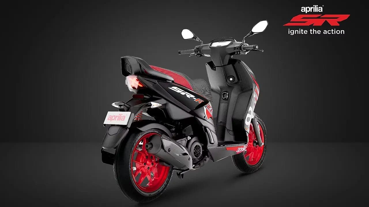 Aprilia SR 160 right rear three-quarter view