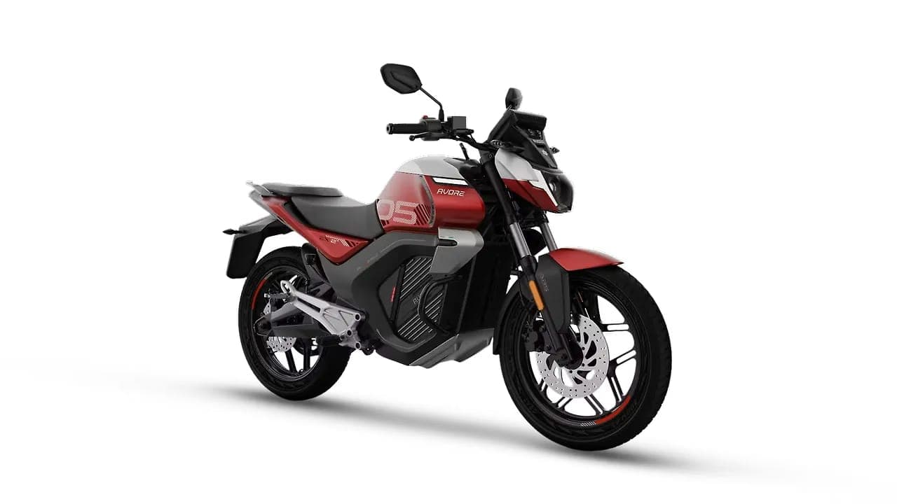 Avore EX2S right front three-quarter view