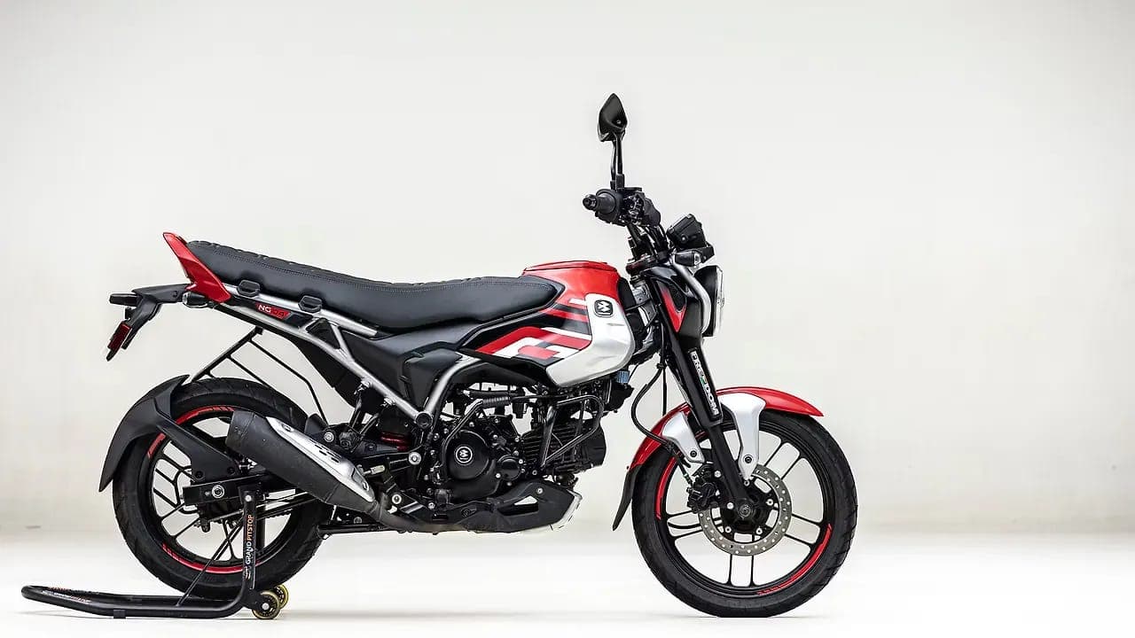 Bajaj CNG Bike freedom right side view