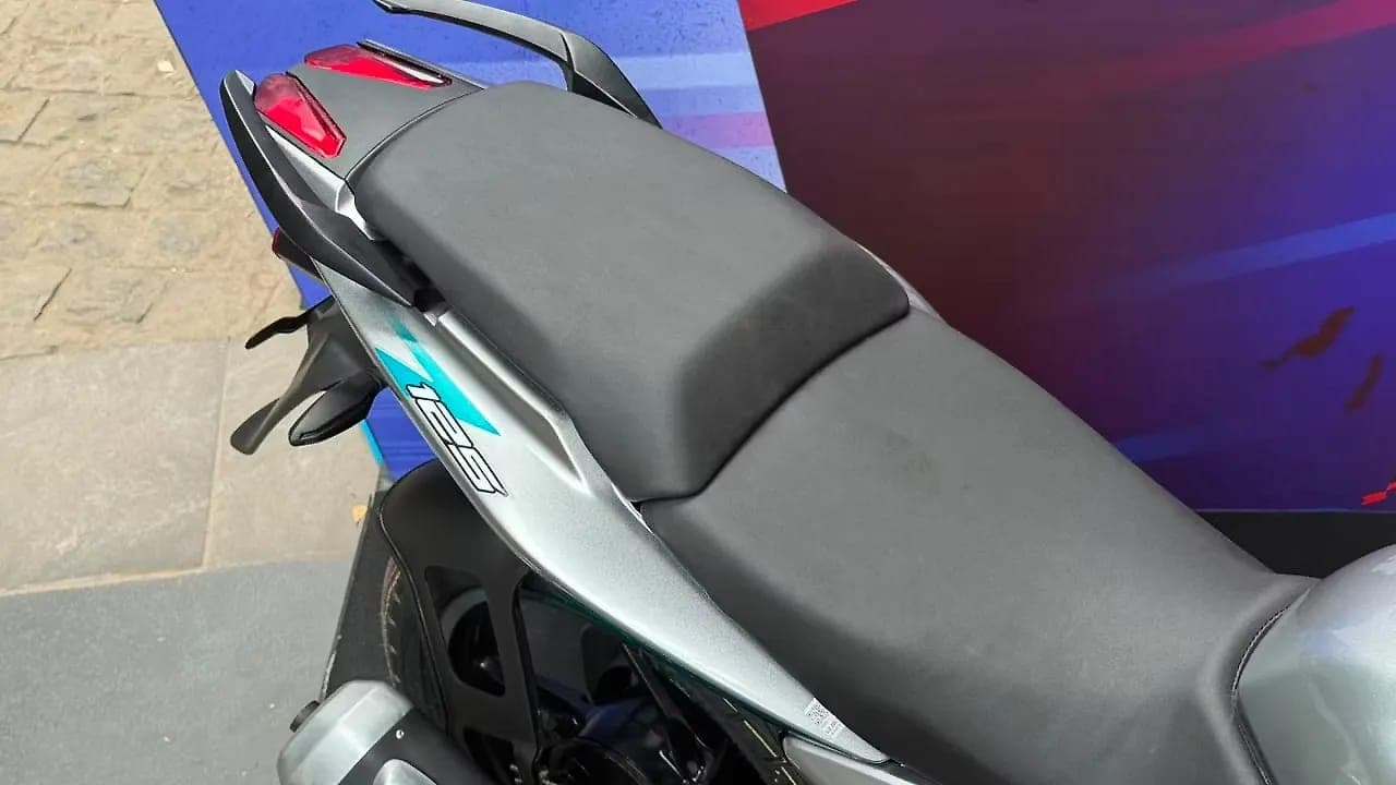 Bajaj Pulsar 125 seat view