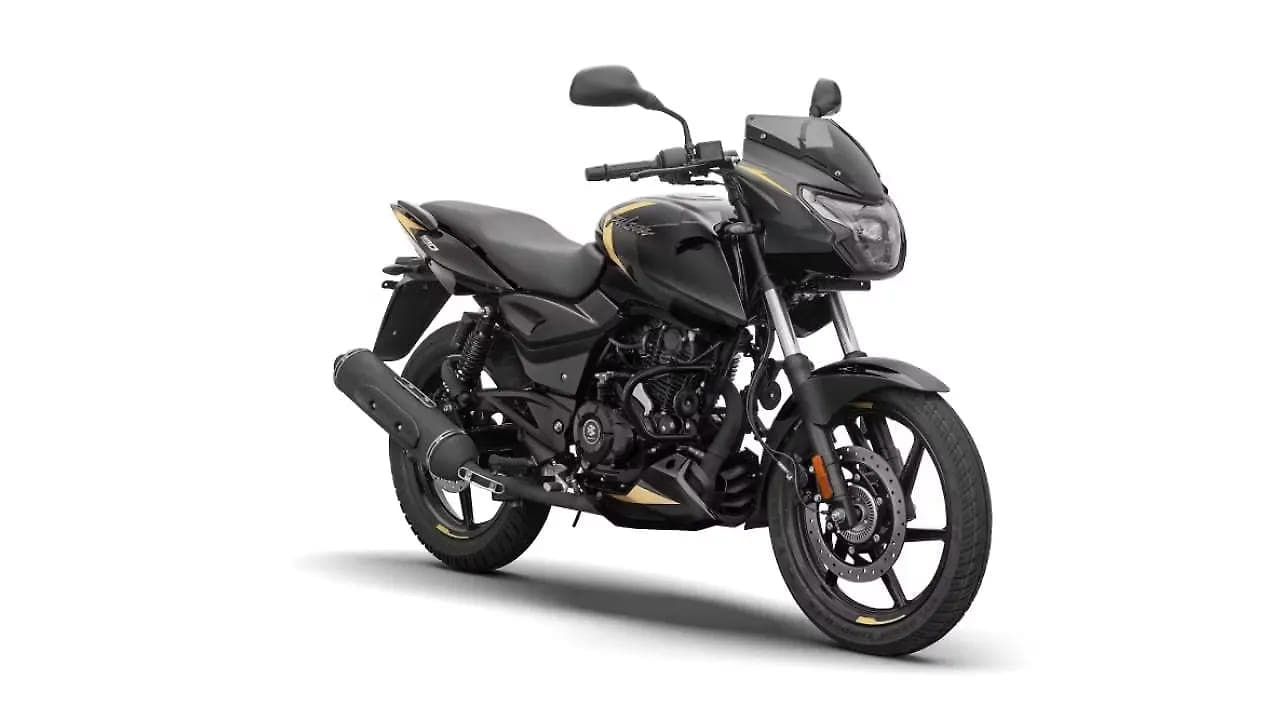 Bajaj Pulsar 180 right front three-quarter view