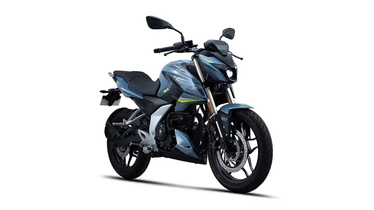 Bajaj Pulsar N160 right front three-quarter view
