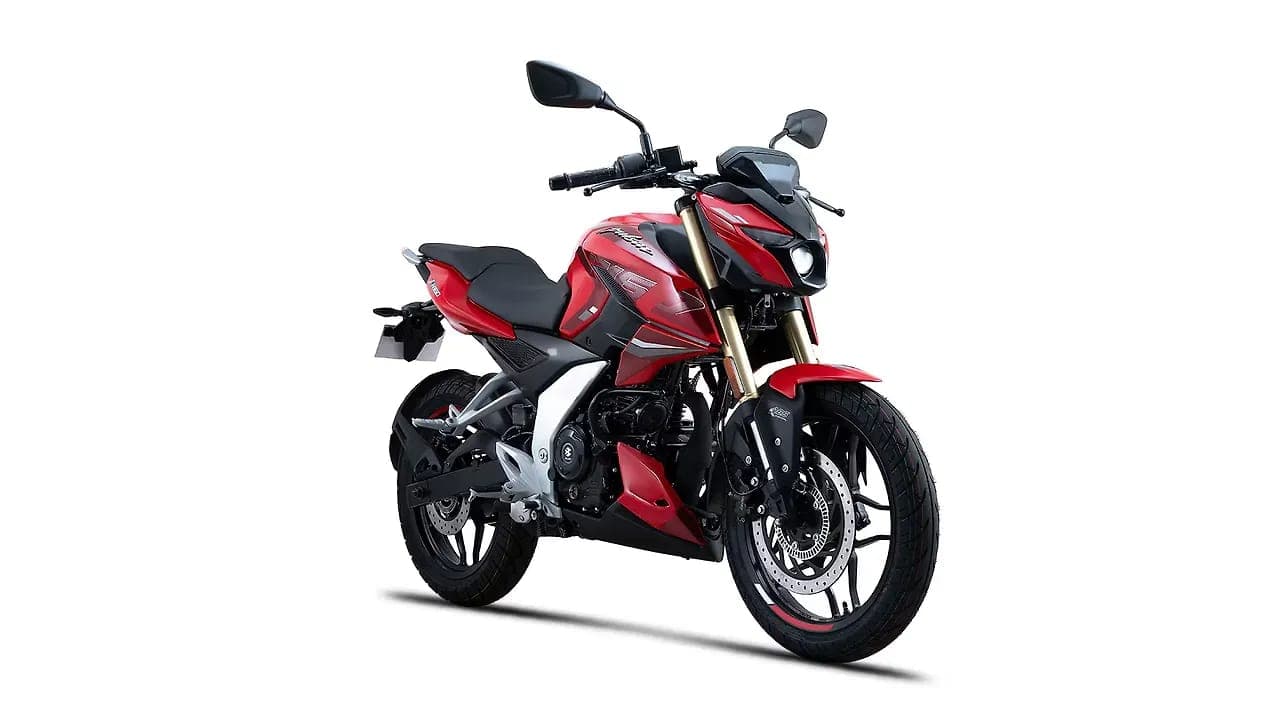Bajaj Pulsar N160 right front three-quarter view
