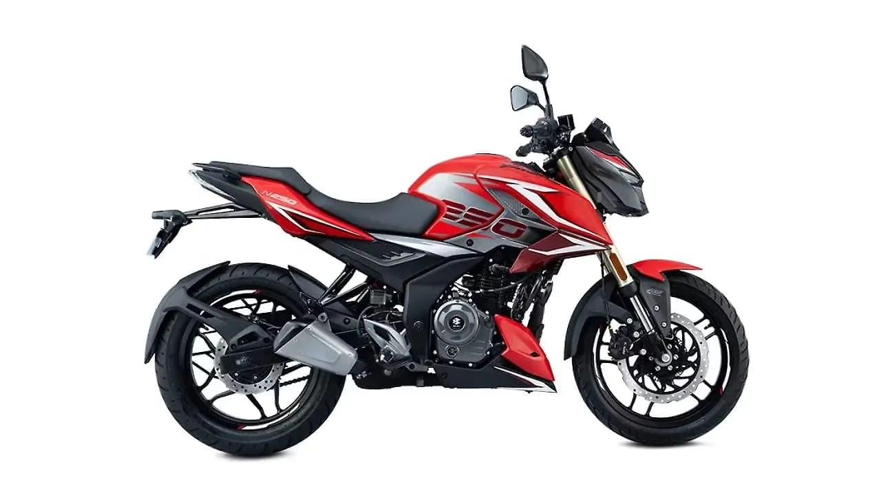 Bajaj Pulsar N250 right side view