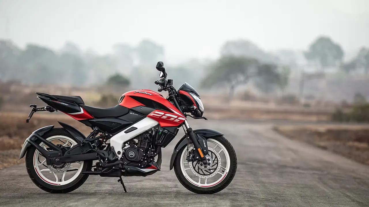 Bajaj Pulsar NS 200 right side view