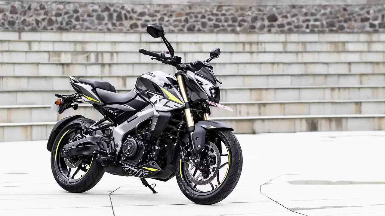 Bajaj Pulsar NS400Z ns400 left front three-quarter view