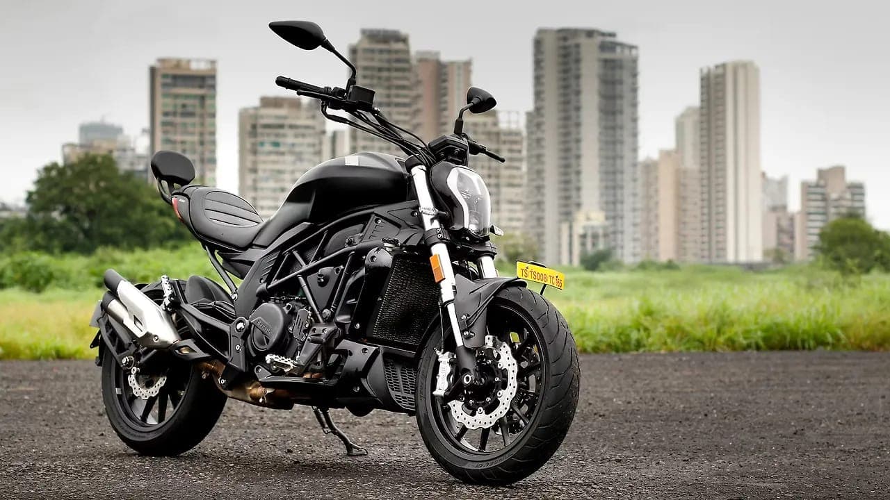 Benelli 502C right front three-quarter view