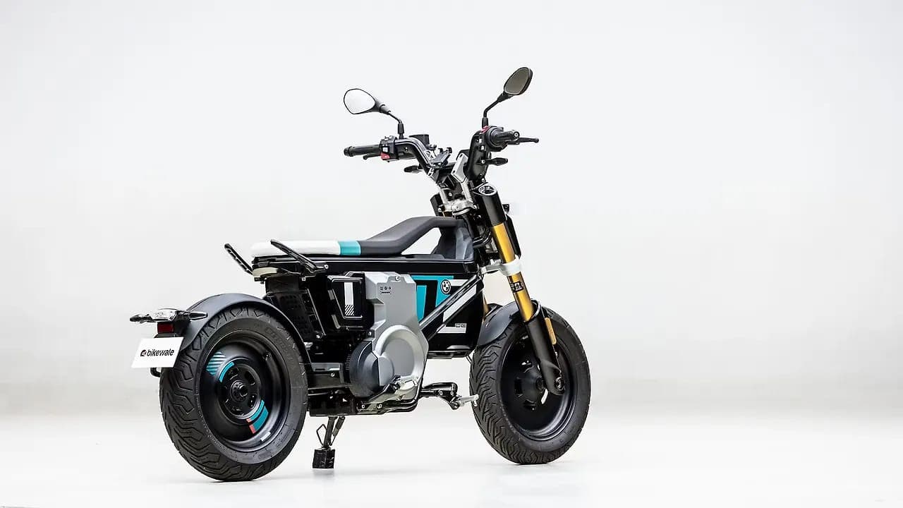 BMW Motorrad CE 02 right rear three-quarter view