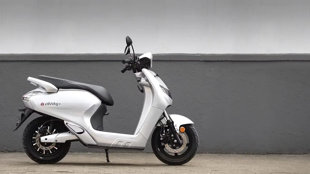 Bounce Infinity E1 right side view