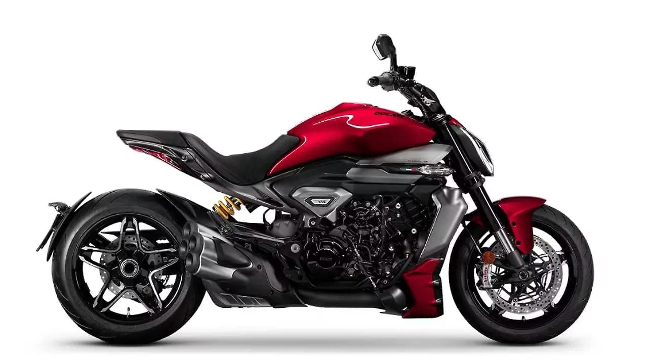 Ducati XDiavel V4 standard view