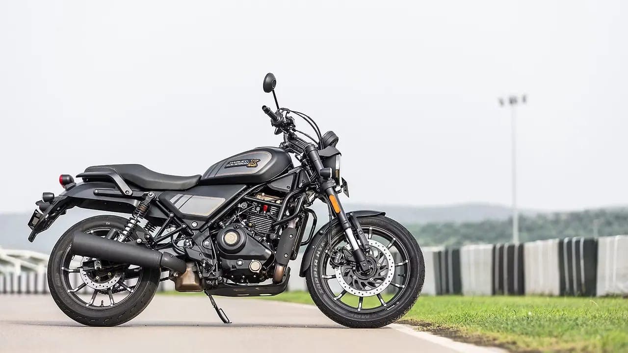 Harley-Davidson X440 right side view