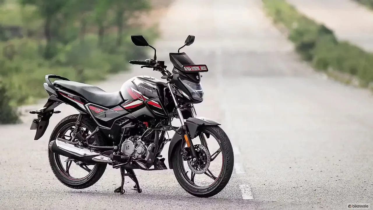 Hero MotoCorp Glamour X 125 right front three-quarter view