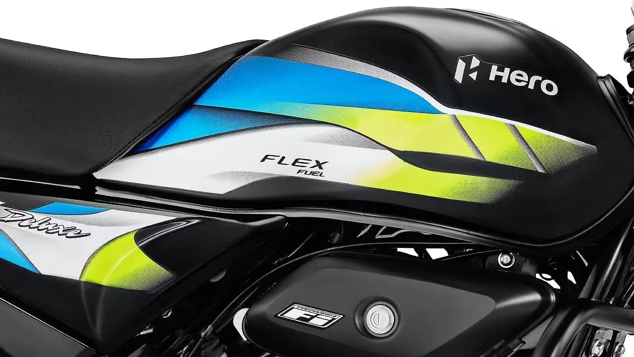 Hero MotoCorp HF Deluxe Flex Fuel tank view