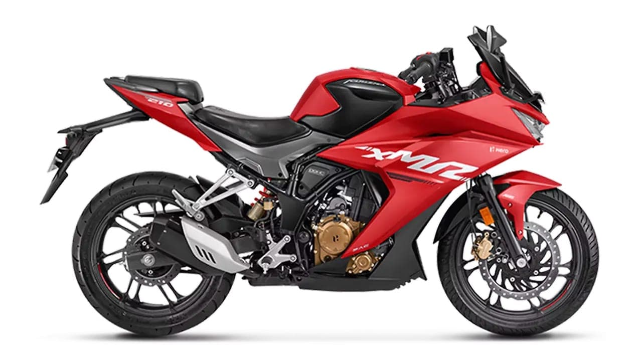 Hero MotoCorp Karizma XMR right side view