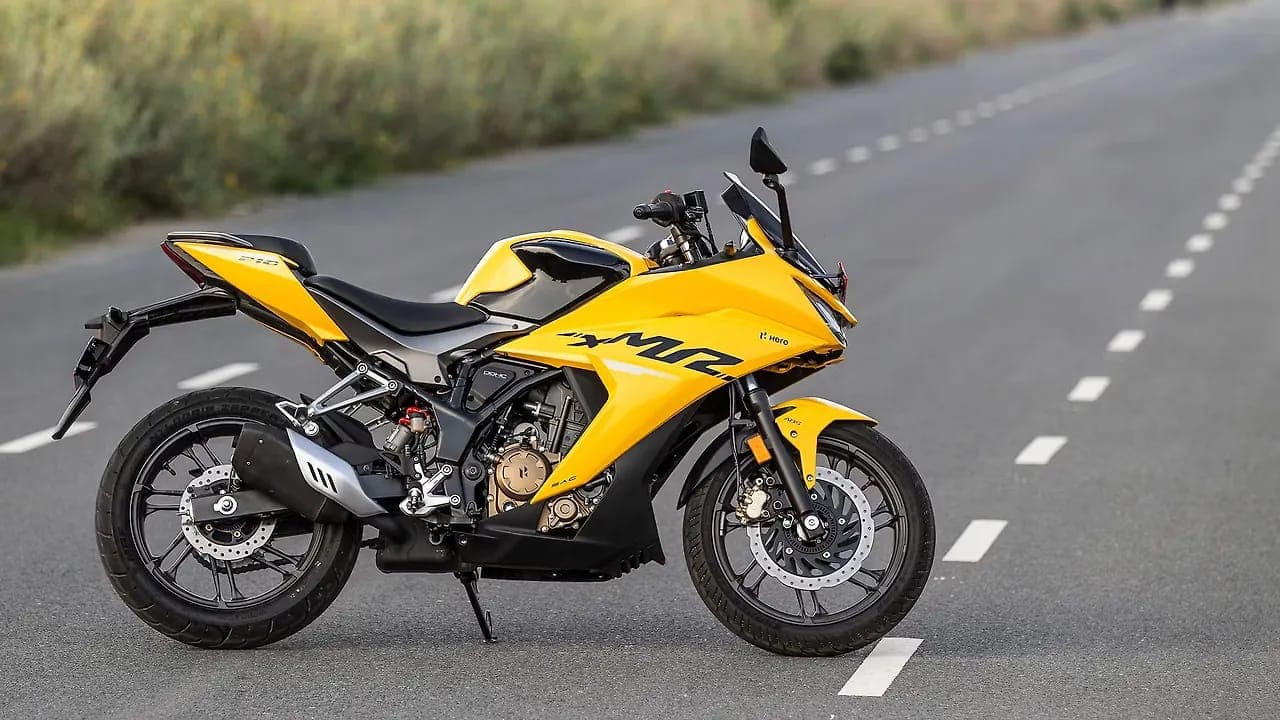 Hero MotoCorp Karizma XMR right side view