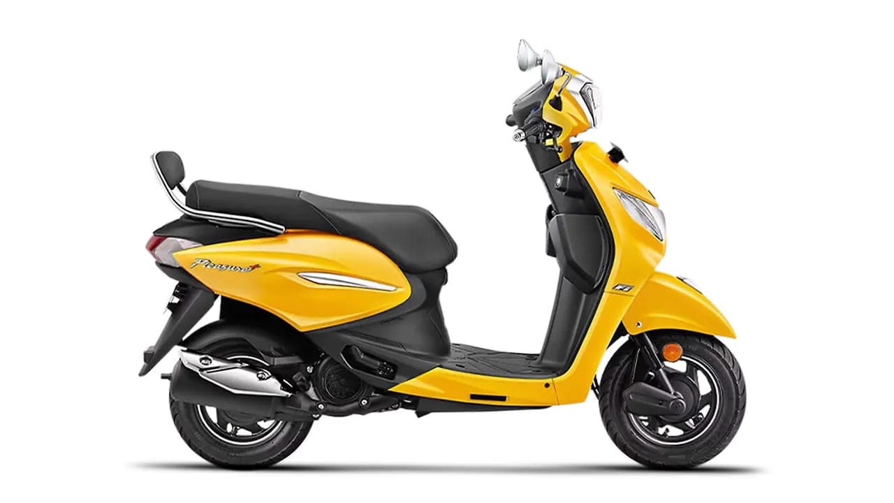 Hero MotoCorp Pleasure + Xtec plus right side view