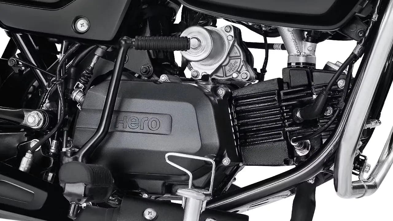Hero MotoCorp Splendor Plus Flex Fuel engine from right view
