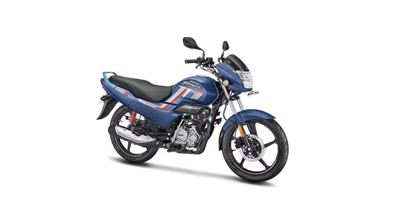 Hero MotoCorp Super Splendor Xtec 2.0 right front three-quarter view