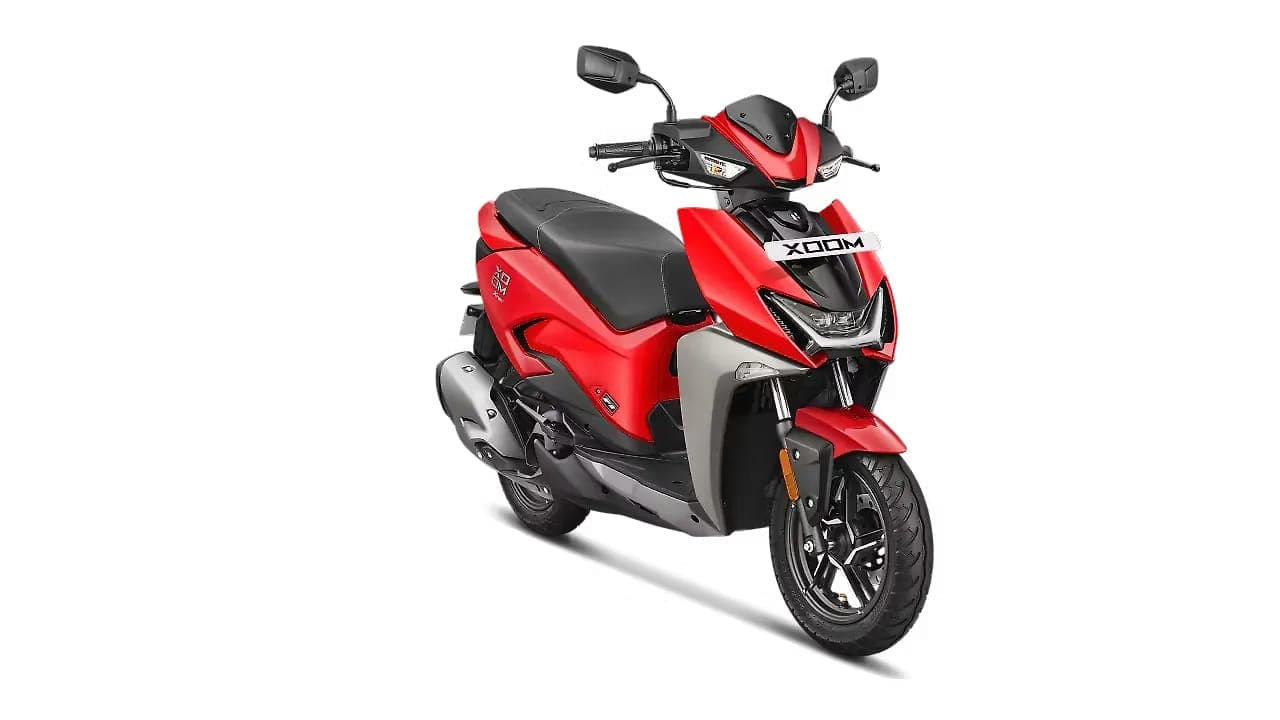 Hero MotoCorp Xoom right front three-quarter view