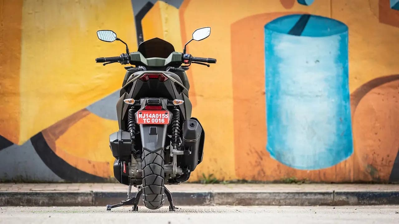 Hero MotoCorp Xoom 160 rear view
