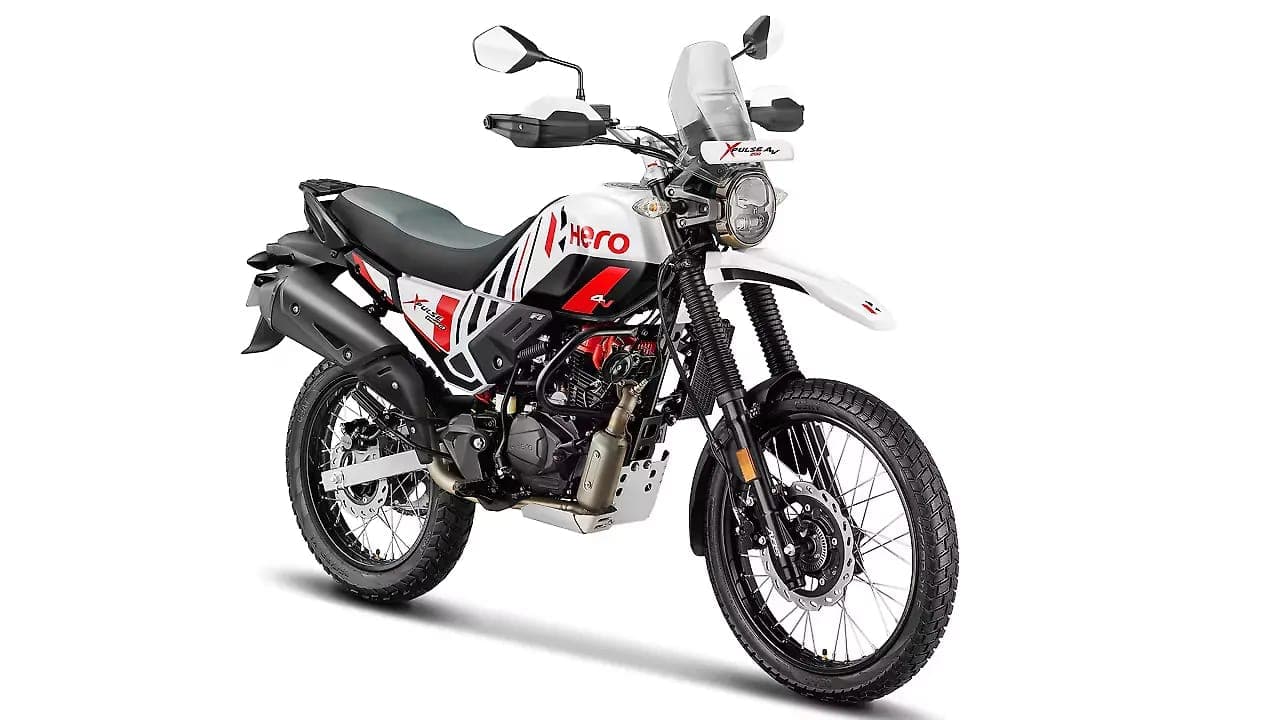 Hero MotoCorp Xpulse 200 4V right front three-quarter view