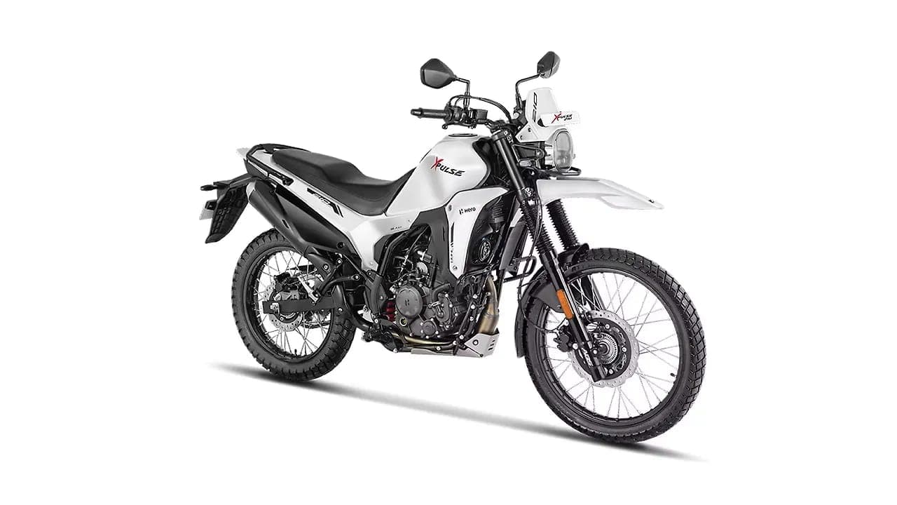 Hero MotoCorp Xpulse 210 right front three-quarter view
