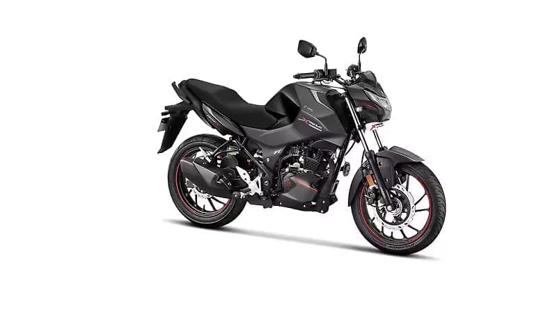 Hero MotoCorp Xtreme 160R right front three-quarter view