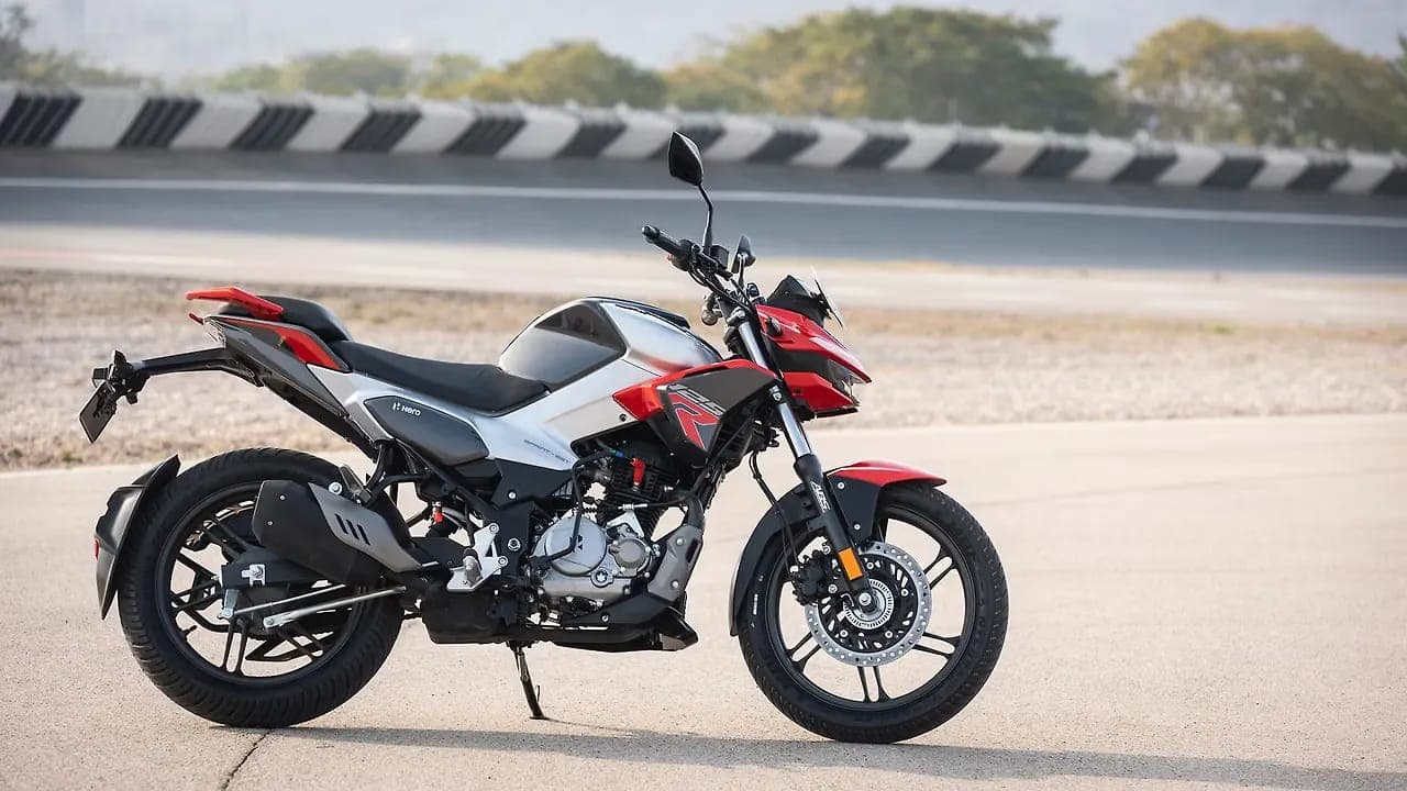 Hero MotoCorp Xtreme 125R right side view