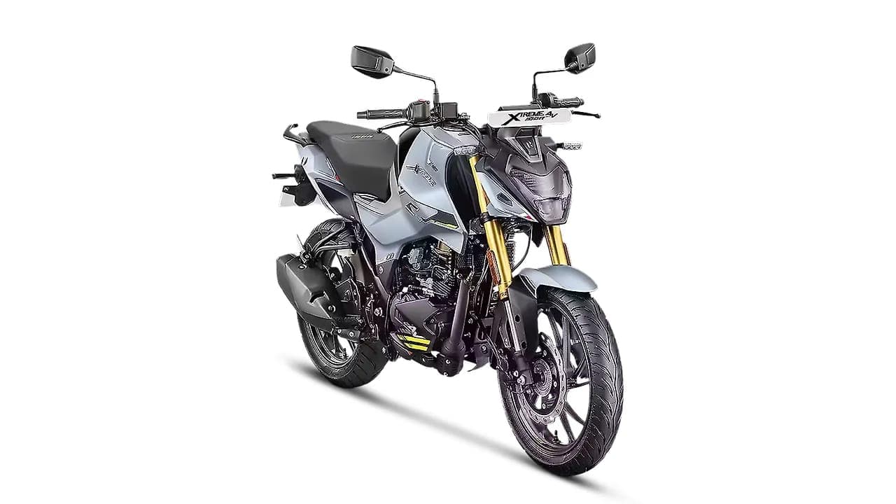 Hero MotoCorp Xtreme 160R 4V right front three-quarter view