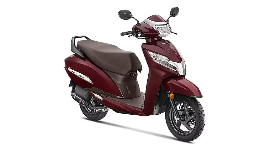 Honda Activa 125 right front three-quarter view