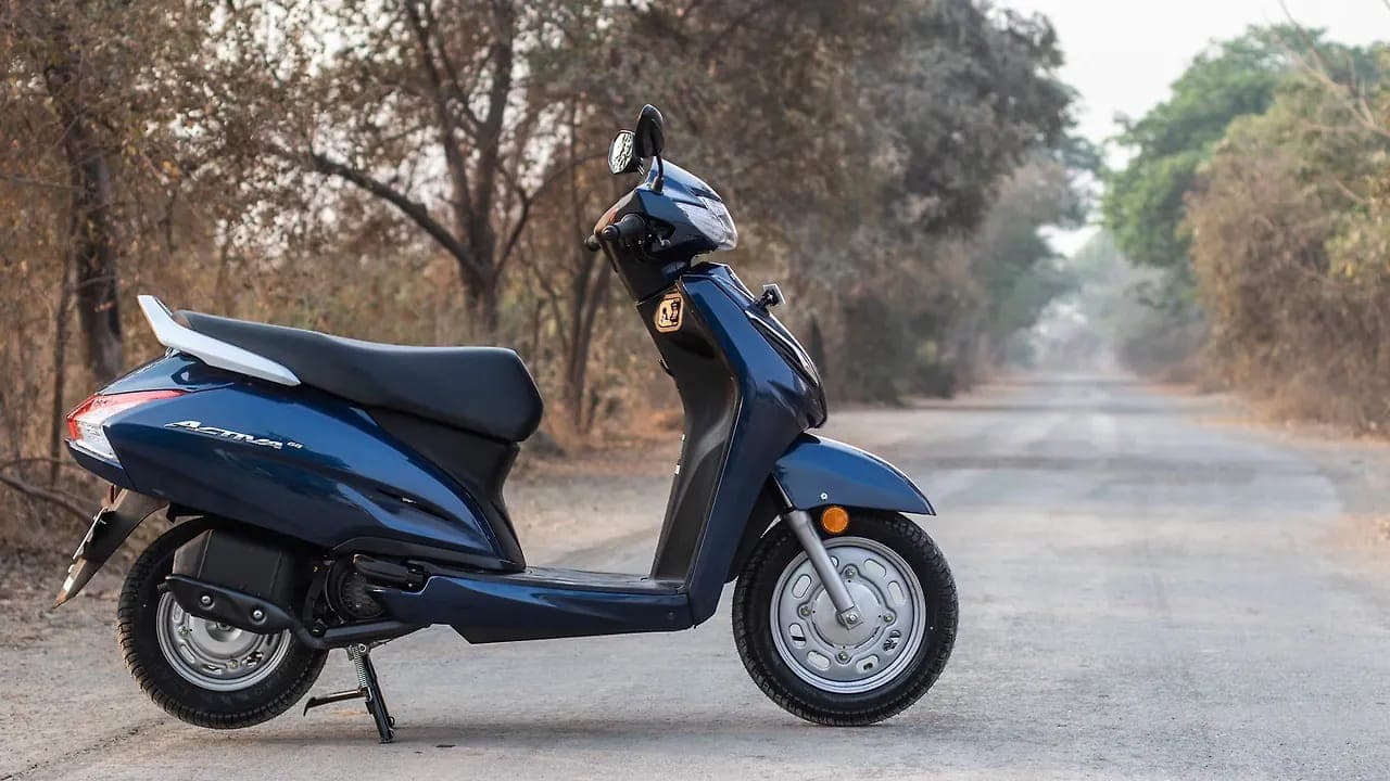 Honda Activa 6G right side view