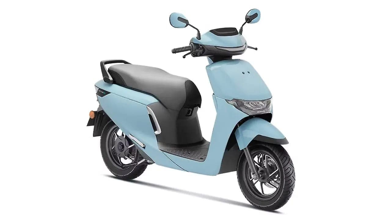 Honda Activa electric e right front three-quarter view