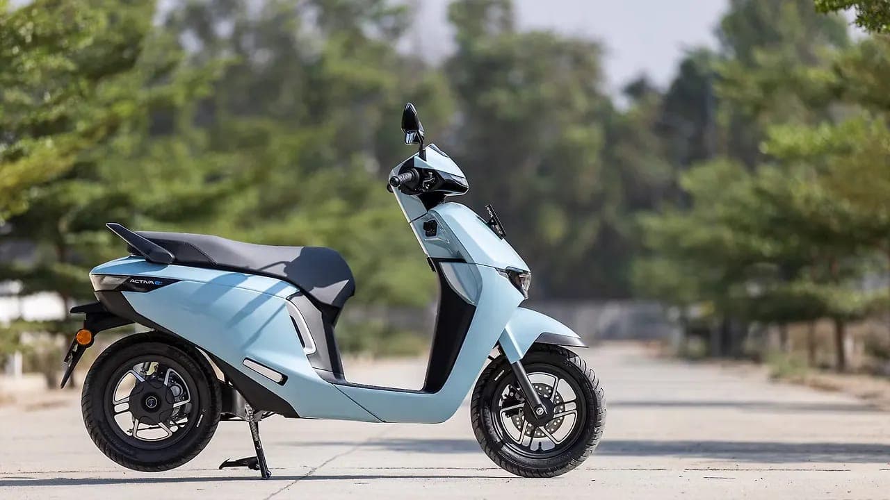Honda Activa electric e right side view