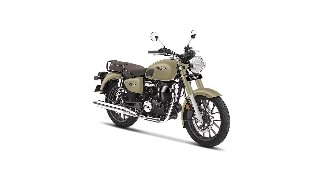 Honda CB350 right front three-quarter view