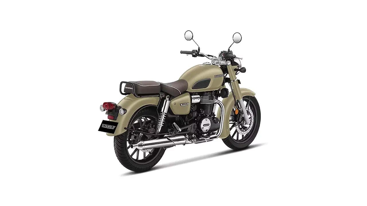 Honda CB350 right rear three-quarter view