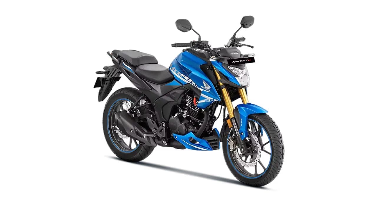 Honda Hornet right front three-quarter view