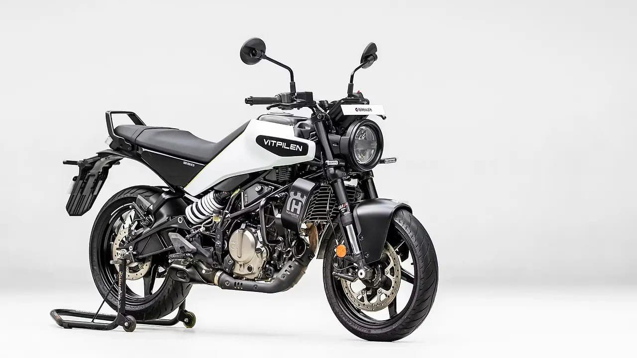Husqvarna Vitpilen 250 right front three-quarter view