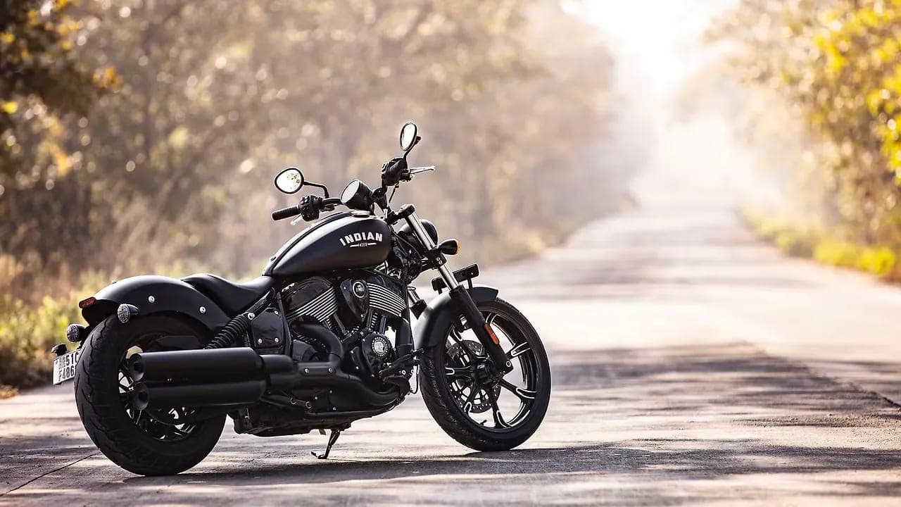 Indian Motorcycle Chief Dark Horse right rear three-quarter view