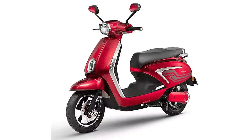 iVOOMi Jeet left front three-quarter view