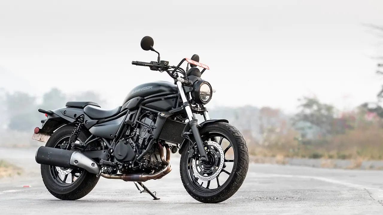 Kawasaki Eliminator left front three-quarter view