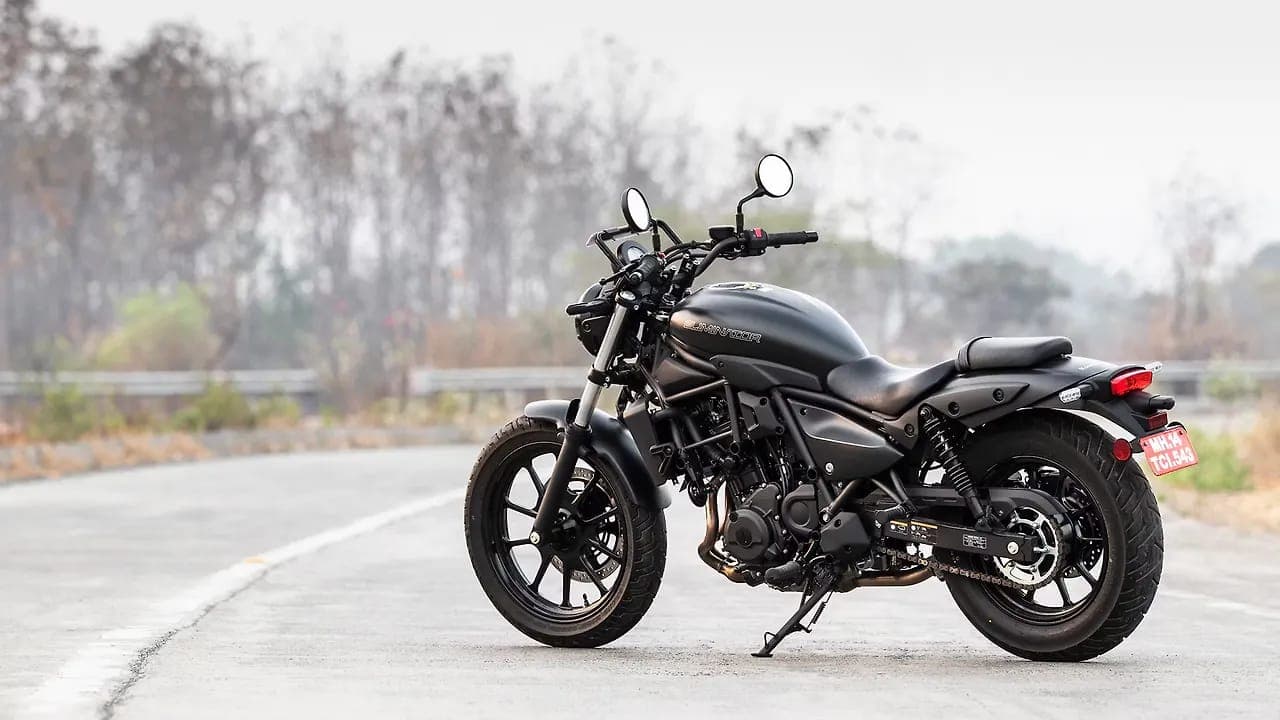Kawasaki Eliminator right rear three-quarter view