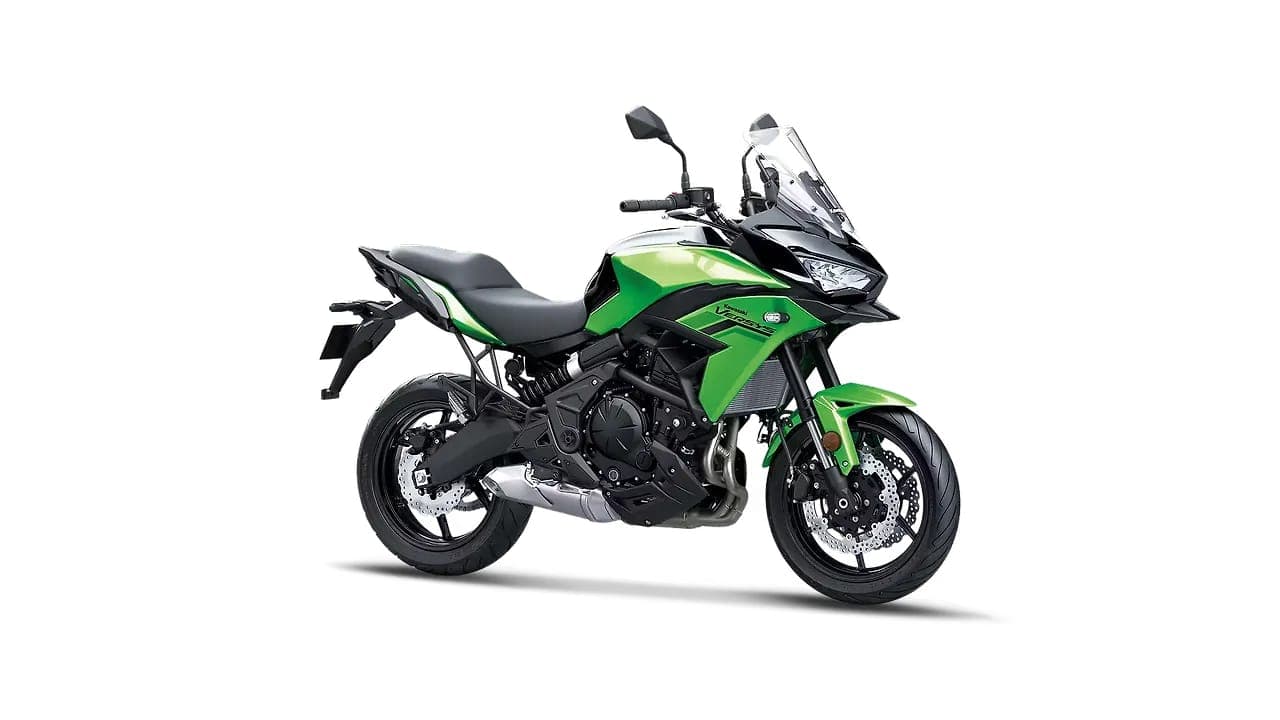 Kawasaki Versys 650 right front three-quarter view
