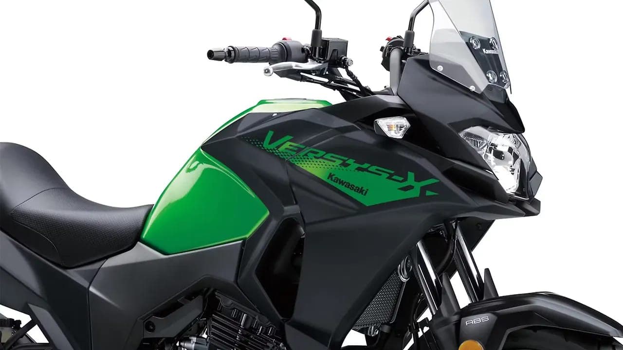 Kawasaki Versys-X 300 versys x head light view