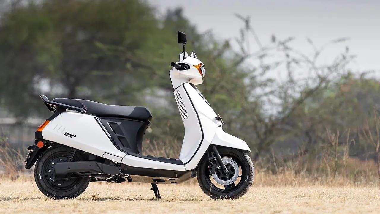Kinetic DX right side view