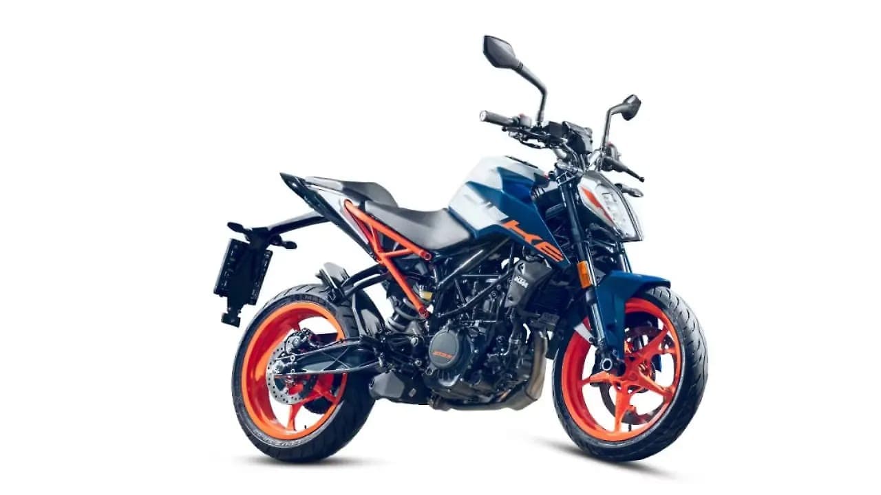 KTM 160 Duke right front three-quarter view