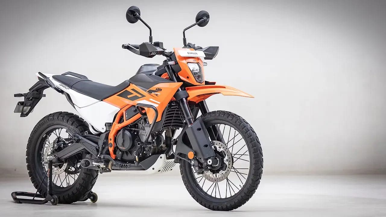 KTM 390 Enduro R right front three-quarter view