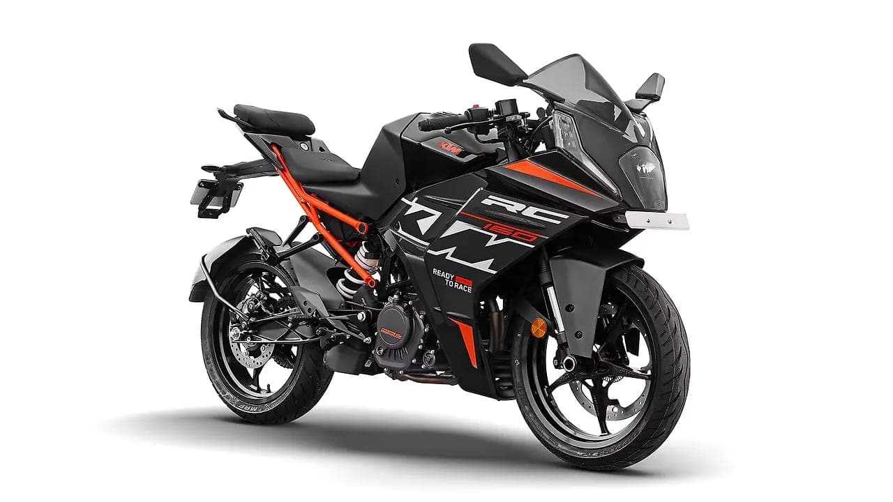 KTM RC 160 right front three-quarter view