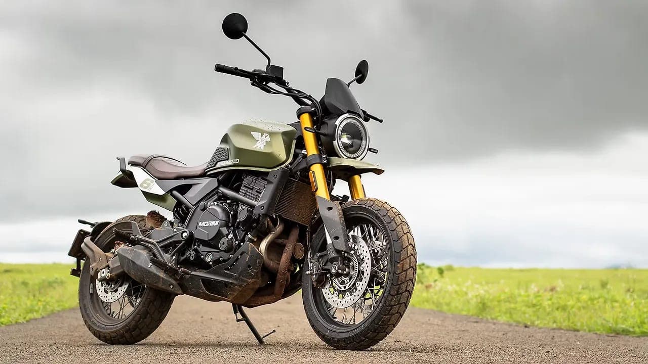Moto Morini Seiemmezzo right front three-quarter view