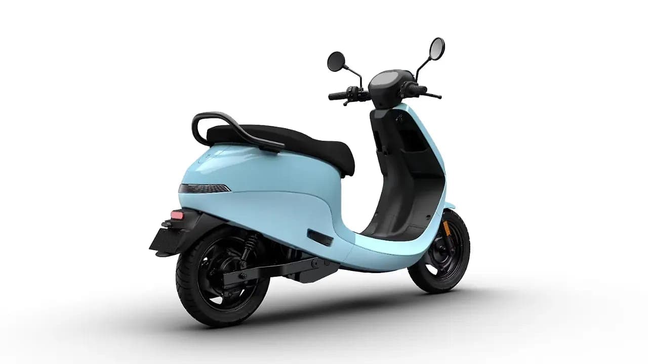Ola Electric S1 Z right rear three-quarter view